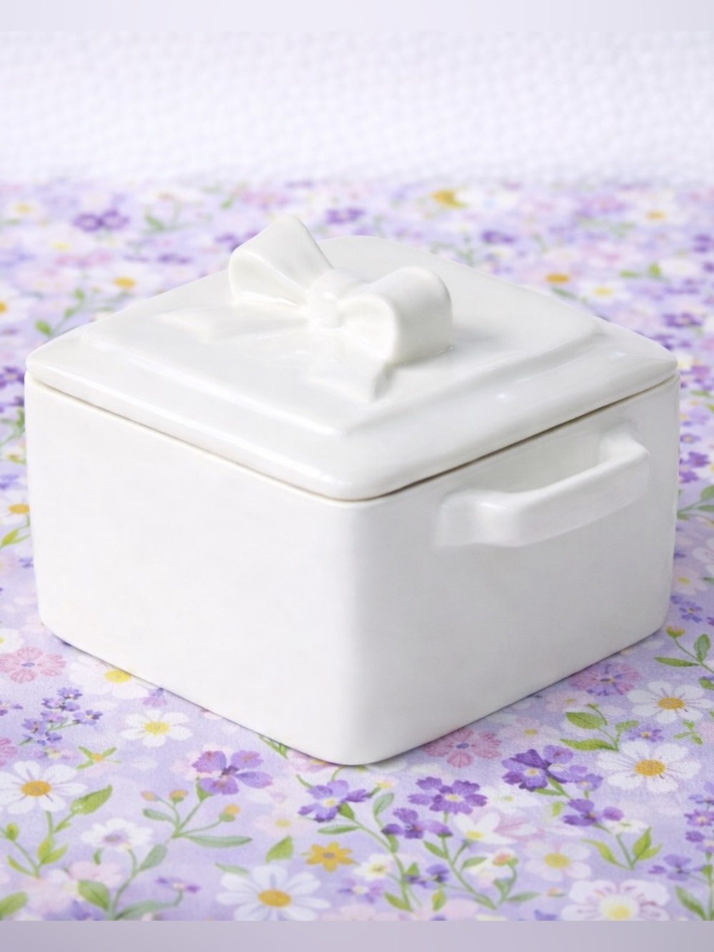 Target Bullseye Playground Coquette White Bow Ceramic Bakeware